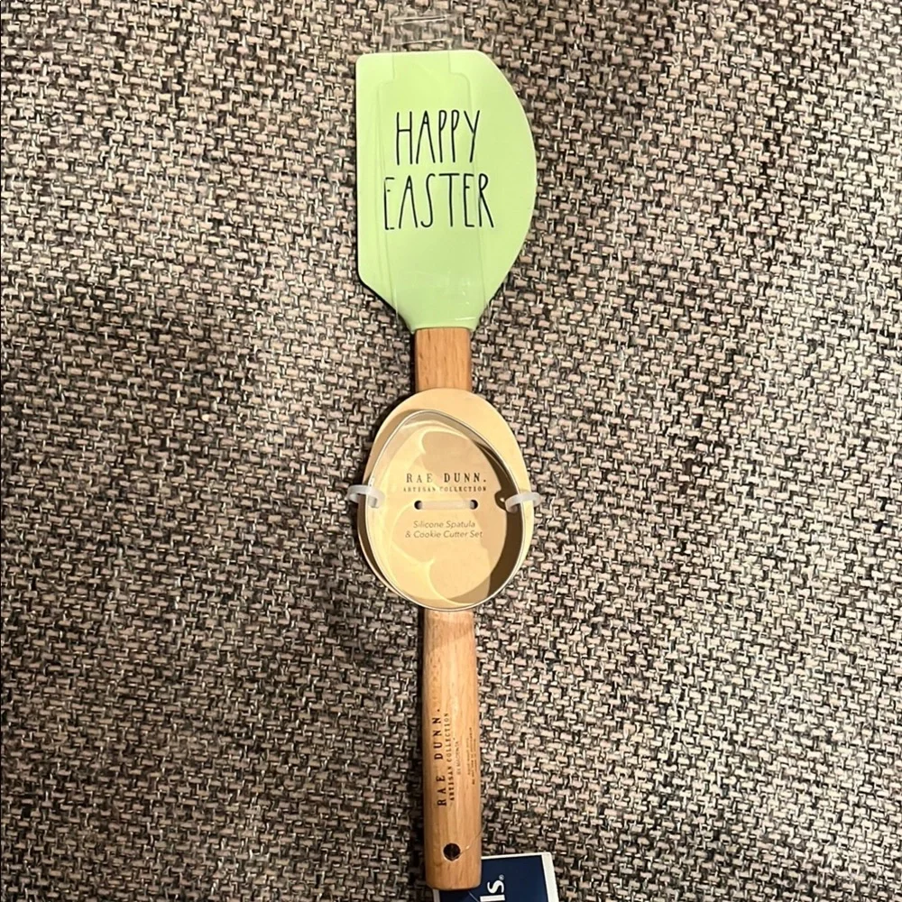 Rae Dunn  Easter Spatula and cookie set